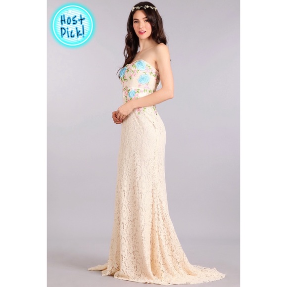 Fiesta Fashion Dresses & Skirts - 🎉HP🎉 Champagne Lace Flower Maxi Dress